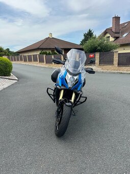 CFMOTO 650 MT - 4