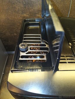Kávovar delonghi - 4