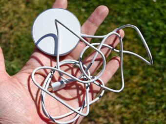 ChoeTech 15W Magnetic Wireless Charger Pad 15W + PD 20W - 4