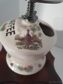 Mlýnek na kávu - 4