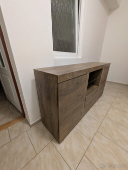 KOMODA A KONFERENČNÍ STOLEK - 4