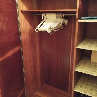 Prodám retro skříně 60.-70let. - 4