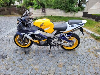 Honda CBR 929RR - 4