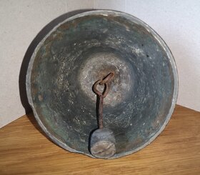starý bronzový zvon s číslicí "9" nebo "20"-čtěte popis - 4