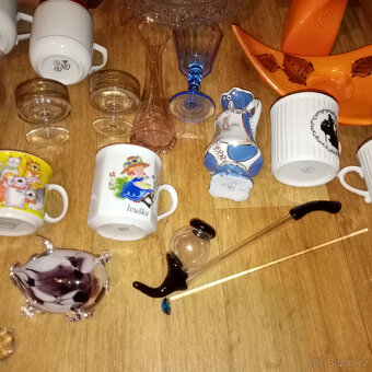 Prodám různé staré české sklo -vázy ,mísy,poháry,fajfky,hrnk - 4
