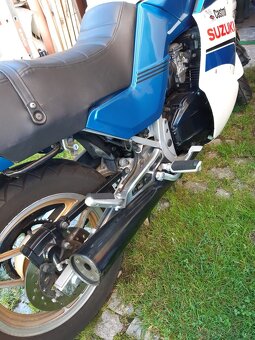 Suzuki GSX 750 EF - 4
