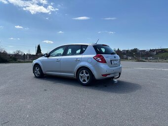 Kia Ceed - 4