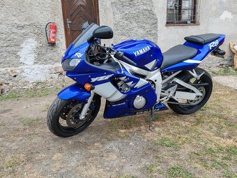 Yamaha R6 - 4