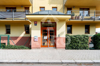 Prodej bytu 3kk 97m2, balkon 8m2, zahrada 187m2 s terasou v - 4