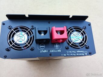 Invertor (měnič napětí) 6000W, 12Vss/230V stř., čistý sinus - 4