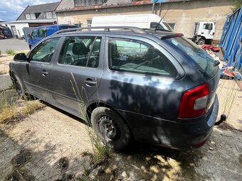 ŠKODA OCTAVIA 1.8 Tsi COMBI ELEGANCE - NEPOJÍZDNÁ VADNÝMOTOR - 4
