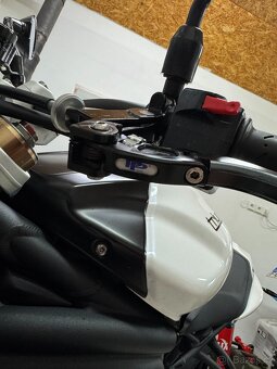 Triumph speed triple 1050 - 4