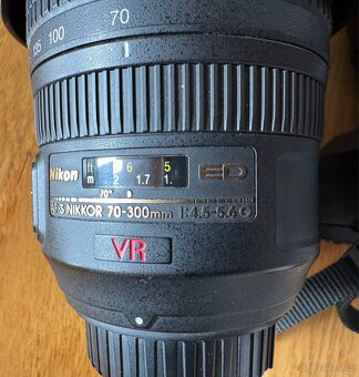 Nikon D 3200+objektiv 18-55 a 70-300 - 4