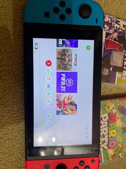 Nintendo Switch - 4