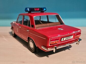 LADA 1500 POLICIE /TRIPPLE 9 COL. - 4