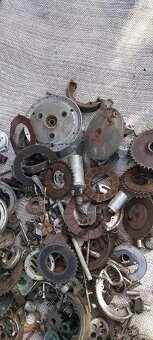 Prodám náhradní díly na veteráni vše originál - 4