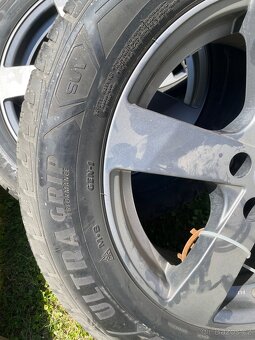 Sada alu kol Dezent s zimními pneumatika 235/60 R17. - 4