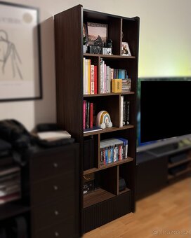 KNIHOVNA PRESTIGO - OŘECH WARMIA - 4