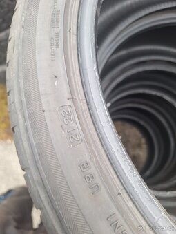 235/40/19 letní pneu - 4