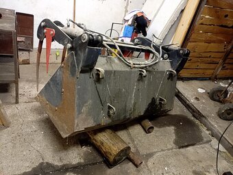 Čelní nakladač na traktor - 4