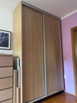 Prodám 3 šatní vestavěné skříně - výborný stav - 4