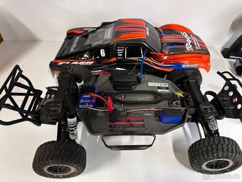 Traxxas Slash BL-2S 2WD + baterie + nabíječ - 4