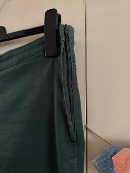 Zelené úzké kalhoty, H&M, vel. 42 - 4