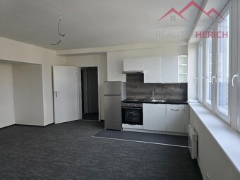 Pronájem bytu 1+kk, rekonstrukce, 35 m2, Žižkovo náměstí - A - 4