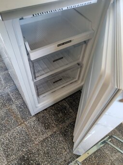 Prodám ledničku Whirpool - 4