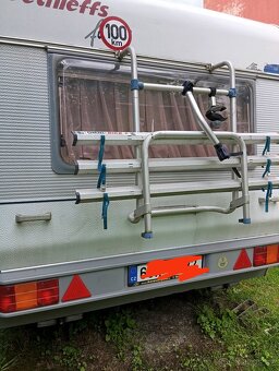 Hezký čistý nepoškozený obytný karavan SK.B - 4