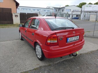 Opel Astra 1,4 i plně funkční, tažné - 4