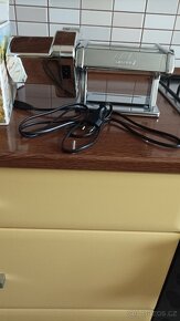 Přístroj na rozválení těsta - 4