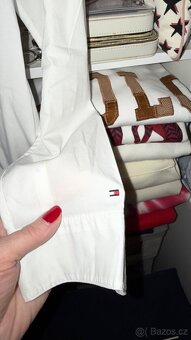 Dámská košile Tommy Hilfiger s nášivkami - 4