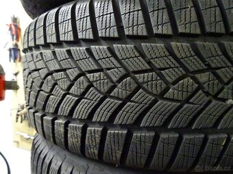Zimní pneu Goodyear, 225/50/17, 4 ks, 8 mm - 4