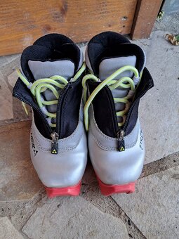 Běžky 110 cm, boty Fischer 19 cm, hůlky 90 cm - 4