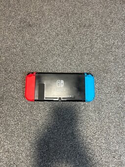 Nintendo Switch + hra a příslušenství - 4