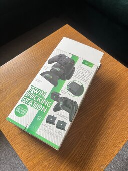 XBOX ONE S 500GB + 2 ovladače + nabíječka - 4