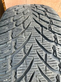 Pneu 235/45 R20 - 4