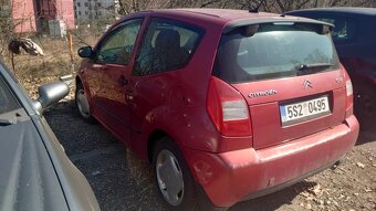 Citroën C2 1.1i (44 kW) – spolehlivý a úsporný městský hatch - 4