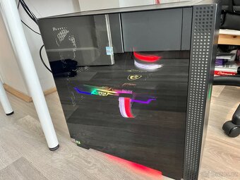 Pc na hry a práci RAZER - 4