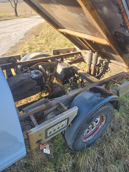 Nissan Datsun pick-up 1984 4x4 sklapač - 4