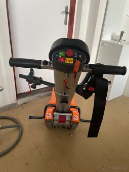 Schodolez Vimec oranzovy jako novy - 4