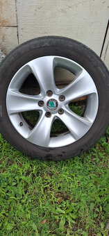 Prodám 4 ks alu disky 5x 112 r16 originál Škoda + pneu - 4