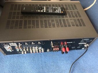 Yamaha RX-V371 - zesilovač - 4