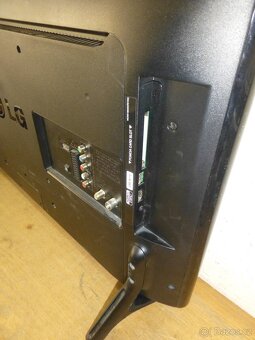 LED televize 80cm LG, 32 palců, nemá DVBT2 - 4