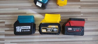 Powerbanka,Aku Milwaukee,DeWALT,Makita 18V s LED svítilnou. - 4