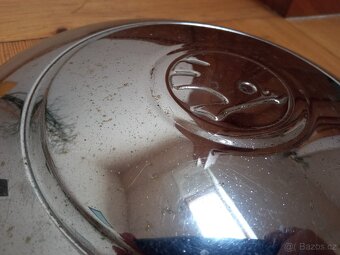 Chromovaná poklice Škoda Felicia Spartak - 4