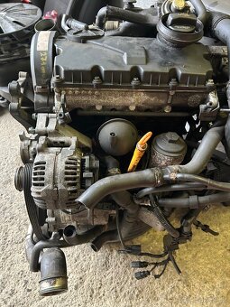 Prodám motor 1.9TDi 96KW ASZ - 4