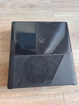 XBOX 360 + kinect + 2 ovladače - 4