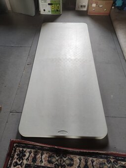 plastový skládací stůl - 4